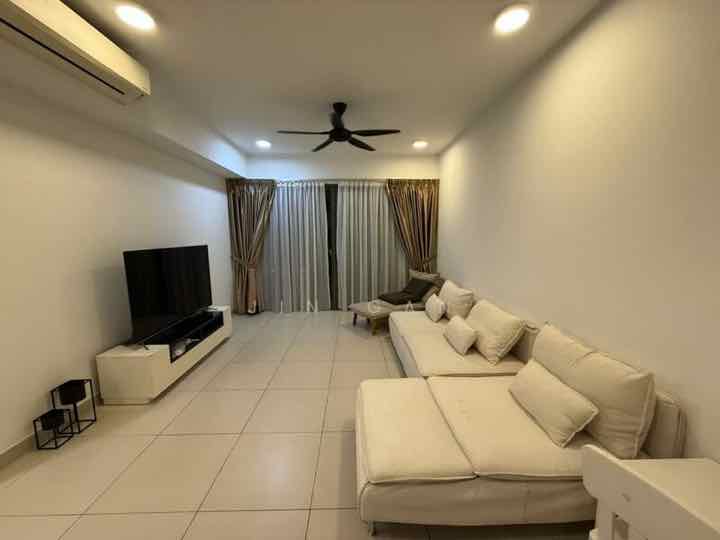 Ruang tamu condo di Shah Alam